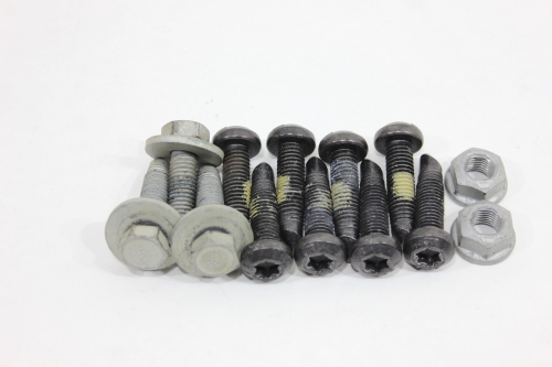 Parafuso Bancos Jg Tracker 20/23 Usado (227)