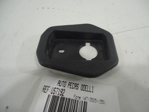 Acabamento Tapa Furo Lateral Porta Mala S/ Gancho Pajero Tr4 01/-09 Usado