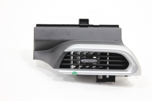 Difusor Lateral Painel Le Tracker 20/23 Usado (043)