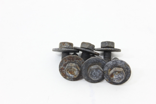 Parafuso Lanterna Tras Jg Cherokee Limited 93/98 Usado (425)