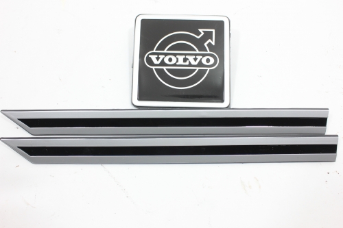 Friso com Emblema Grade Volvo Fh .../04