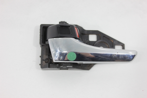 Maçaneta Interna Porta Tras Le Hilux Sw4 16/20 Usado (563)