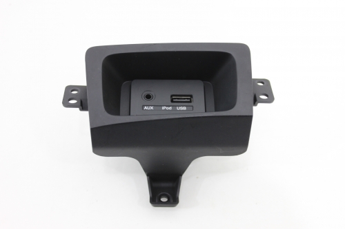 Conector Entrada Usb Auxiliar Painel Tucson 05/15 Usado (740)