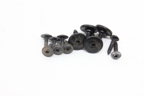 Parafuso Para-choque  Tras Jg Jeep Renegade 15/22 Usado (055)