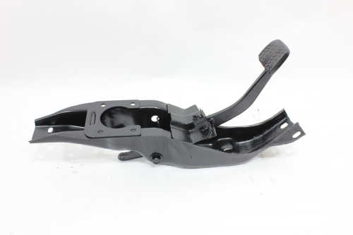 Pedal Freio com Suporte Besta 98/04 Usado (511)