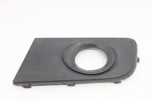 Moldura Farol Auxiliar Le Amarok 10/16 Usado (667)