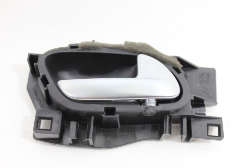 Maçaneta Int Porta Diant Ld Peugeot 2008 Griffe 15/20 Usado (402)