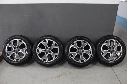 Roda Liga com Pneu Aro 18 Jg Jeep Renegade 15/22 Usado (159)