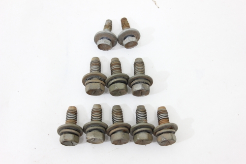 Parafuso Alma Para-choque  Diant Jg Captiva 08/15 Usado (921)