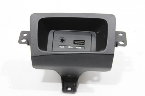 Entrada Usb Auxiliar Painel Tucson 05/15 Usado (938)