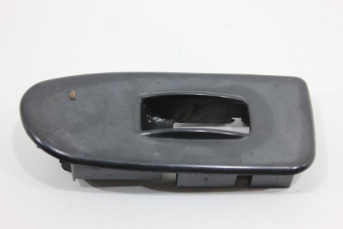 Moldura Botão Vidro Elé Porta Diant Ld Besta 98/04 Usado (254)