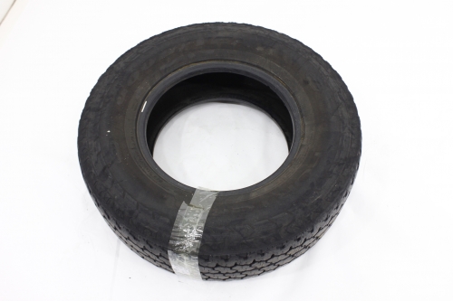 Pneu 235/75/R15 Pneu 68/20 Usado (893)