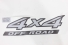 Emblema '4x4 Off Road' Frontier 08/16 Cinza Vinil (1 Peça)